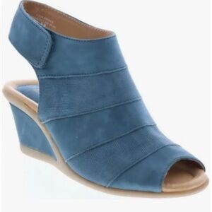 Earth ‘Coriander’ Leather Wedge Sandals